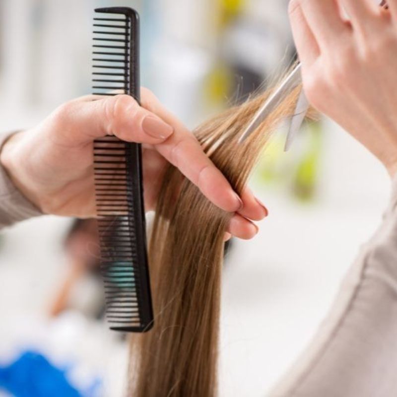 Cắt tóc layer nữ giá bao nhiêu?