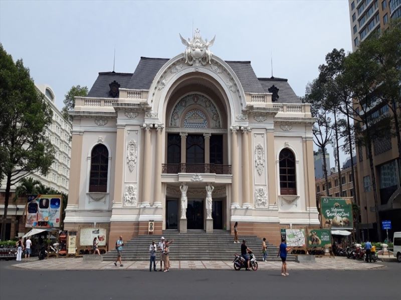 Trà Đào nhà hát